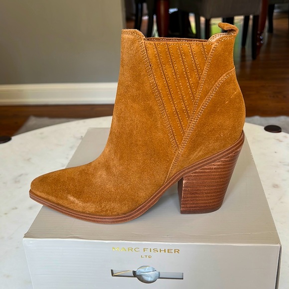 COPY - Marc Fisher Gadri suede bootie, natural, size 8.5 - Picture 1 of 2